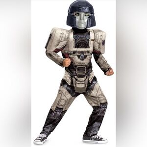 Disguise Transformers one Megatron child costume. NWT med 7-8